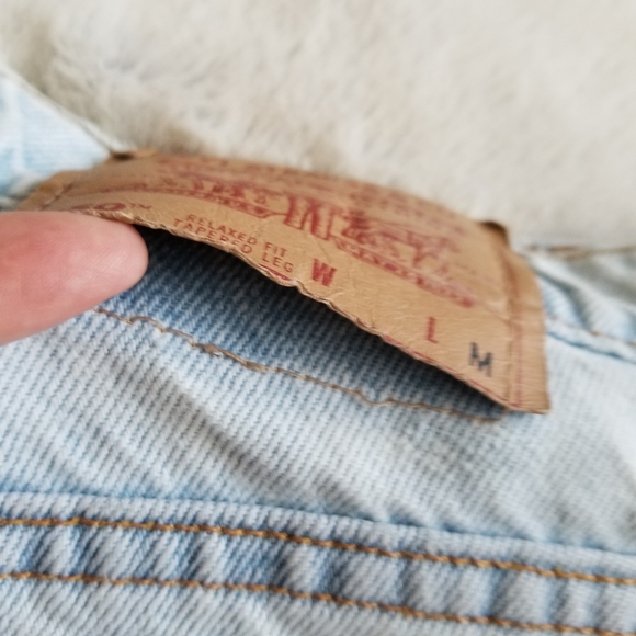 Vintage 1994 LEVI'S 550 High Waist Distressed Cutoff Shorts Size 29 - Picture 7 of 13